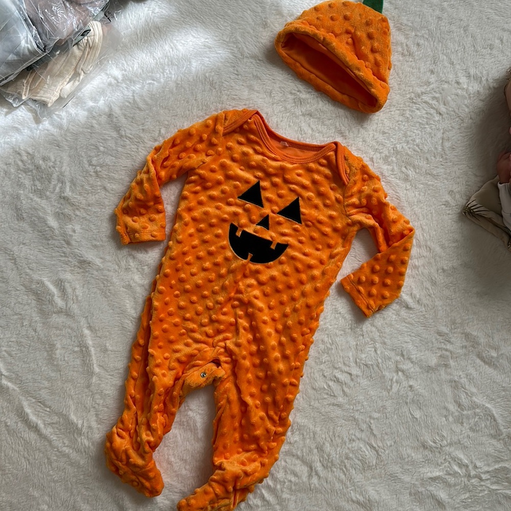 Chick Pea pumpkin outfit